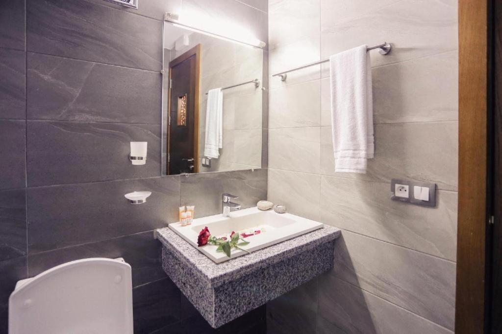 Hotel Makarim Tétouan Ngoại thất bức ảnh